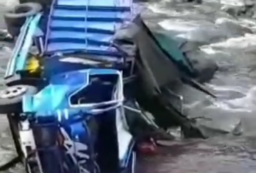 Truk tercebur sungai di Ngantang, Kabupaten Malang (dok. Warga)