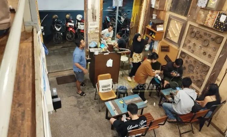 Kedai Kopi Hwie yang berada di kawasan Pasar Klojen, Kota Malang atau Jalan Cokroaminoto.(blok-a.com/Yogga Ardiawan)