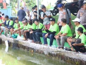 Caption : Ratusan peserta mengikuti Lomba mancing mania Kapolresta Banyuwangi Cup 2025, di Kecamatan Srono, Minggu (13/4/2025)(blok-a.com/Kuryanto).