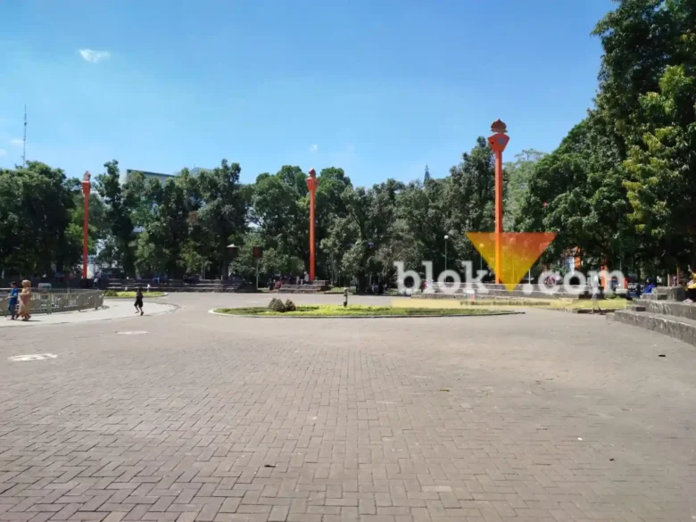 Alun-Alun Merdeka Kota Malang pasca dibersihkan dari PKL, Senin (7/4/2025) (blok-a/Yogga Ardiawan)