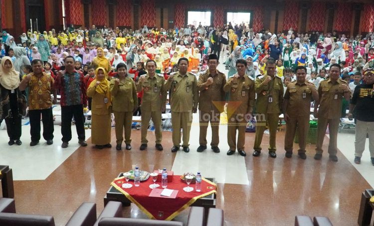 Pembukaan lomba mewarnai dalam rangka HUT ke-23 LPPL Radio Mahardhika FM sekaligus memperingati Hari Jadi ke-119 Kota Blitar. (blok-a.com/Bambang)