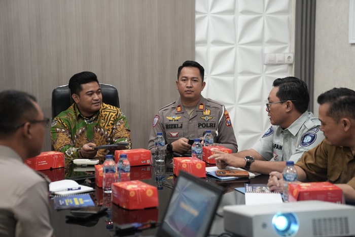 Satlantas Polres Gresik dan Forum Komunikasi Lalu Lintas Kabupaten gelar rapat evaluasi arus mudik dan balik Lebaran 2025.(Istimewa)