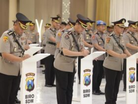 Sertijab sejumlah pejabat utama dan Kapolres di jajaran Polda Jatim, Senin (14/4/2025).
