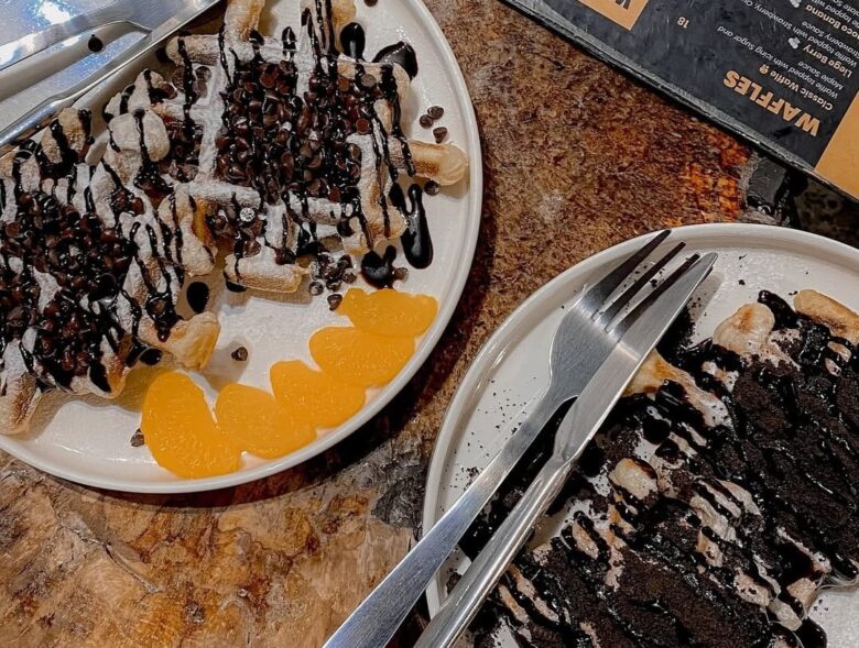 Menu Waffle di Volks Waffle Malang.(Instagram/@VolksWaffle.id)