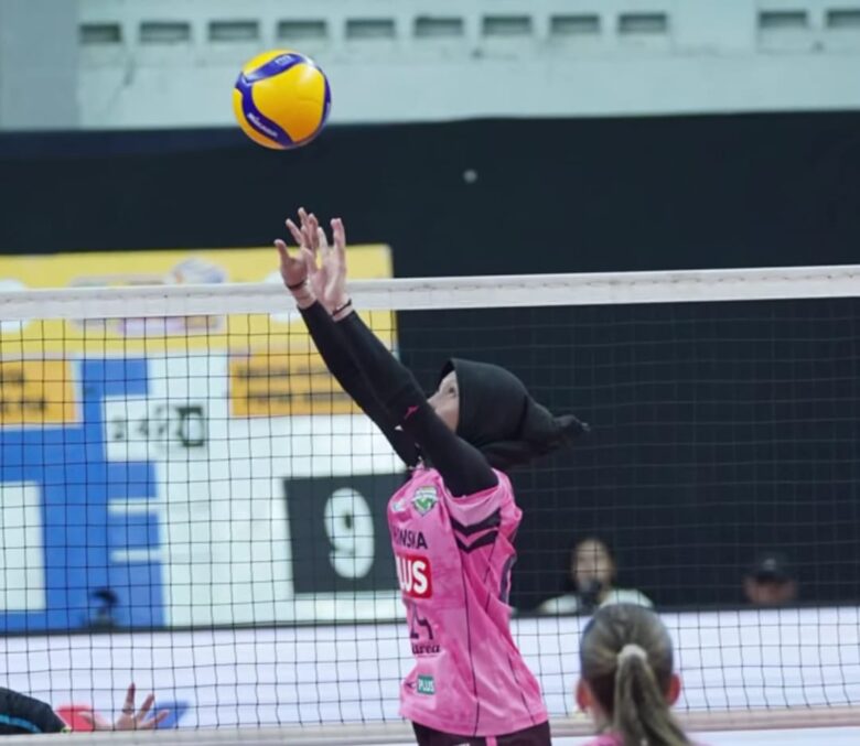Teks foto : Gresik Petrokimia Pupuk Indonesia kalahkan Jakarta Electric PLN 3-0 laga lanjutan final four Proliga 2025 di GOR Sritex Arena, Solo.(Istimewa)