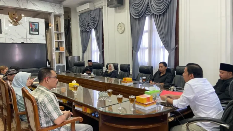 Hearing Komisi C DPRD Kota Malang dengan Warga Blimbing terkait mega proyek hotel dan apartemen (dok/istimewa)