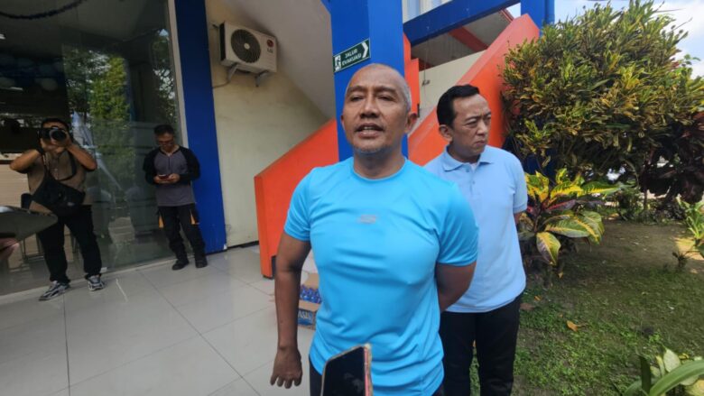 Sekda Kota Malang, Erik Setyo Santoso saat diwawancarai awak media seusai meninjau lokasi sekolah rakyat di Poltekkom.(dok/istimewa)