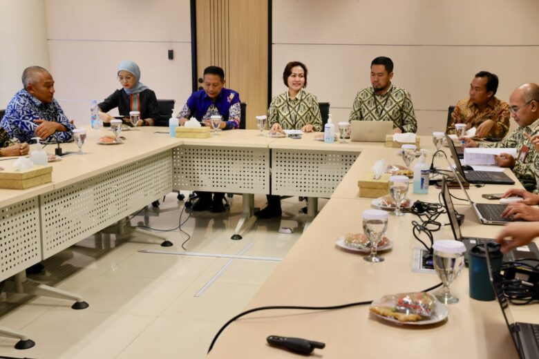 Jajaran Pemkot Malang saat beraudiensi ke KPK RI untuk wujudkan Good & Clean Governance (prokopim)