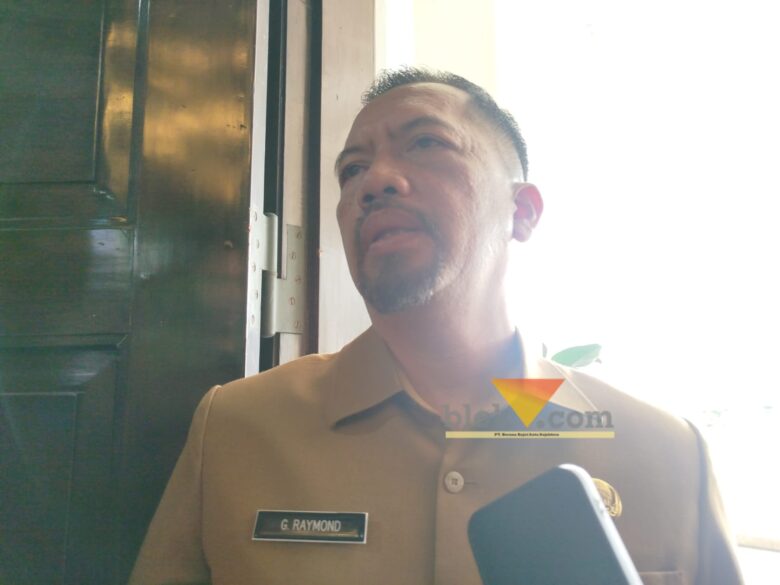 Sekdin DLH Kota Malang, Gamaliel Raymond Hatigoran Matondang saat dikonfirmasi awak media (blok-a.com / Yogga Ardiawan)