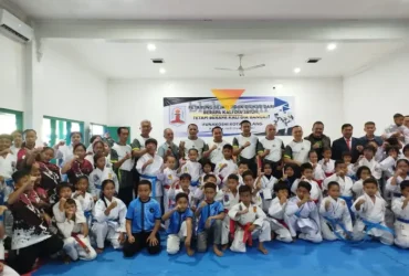 Wali Kota dan Wakil Wali Kota Malang, Wahyu Hidayat dan Ali Muthohirin serta Dandim 0833 Kota Malang, Letkol Arm Aris Gunawan M. Ham saat membuka turnamen karate Piala Dandim 0833 (blok-a.com / Yogga Ardiawan)