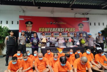 Rilis Polresta Malang Kota dalam pengungkapan kejahatan selama Operasi Pekat Semeru II (blok-a.com / Yogga Ardiawan)