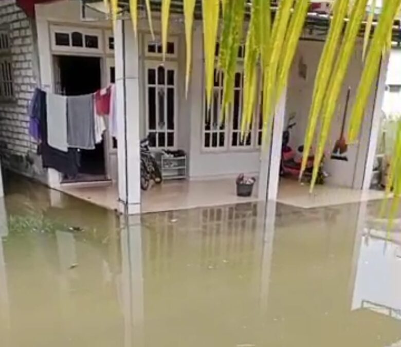 Teks foto : Dusun Karingapuri, Desa Pangkahkulon, Ujungpangkah, bertahun-tahun dilanda banjir rob.(Istimewa)