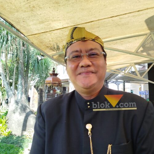 Kepala DLH Kota Malang, Noer Rahman Wijaya saat diwawancarai wartawan blok-a.com (blok-a.com / Yogga Ardiawan)