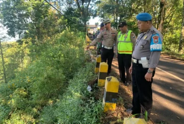 Lokasi kecelakaan tunggal, Toyota Land Cruiser terjun ke jurang di jalur menuju ke Gunung Bromo Via Malang (dok. Kanit Gakkum Satlantas Polres Malang for blok-a)