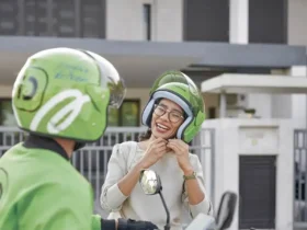 Ilustrasi driver ojek online menjemput penumpang (foto: kompas)