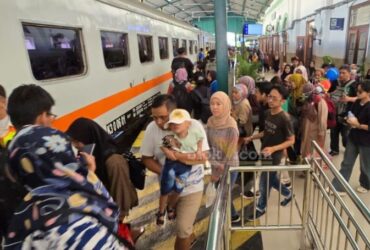 Lonjakan penumpang selama libur panjang Kenaikan Yesus Kristus.(blok-a.com/Fajar)