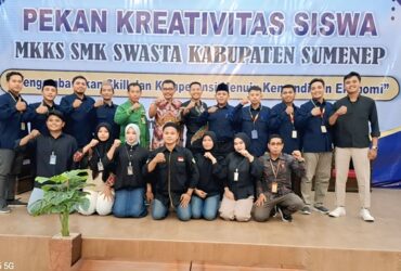 Sumenep, Blok-a.com – Himpunan Mahasiswa Manajemen (HIMAMA) Universitas Bahaudin Mudhary Madura (Uniba Madura) sukses menggelar 1st Manufest 2025, festival yang menampilkan kreativitas dan inovasi siswa dan mahasiswa. Acara ini berlangsung selama tiga hari, 20–22 Mei 2025, di Gedung Tuan Ghube Uniba Madura. Festival ini diisi dengan berbagai kegiatan seperti lomba desain poster, pameran produk kreatif, bazar, dan penampilan seni dari siswa dan mahasiswa. Tak hanya itu, HIMAMA juga bekerja sama dengan Musyawarah Kerja Kepala Sekolah (MKKS) SMK Swasta se-Kabupaten Sumenep untuk menyelenggarakan Pekan Kreativitas Siswa. Kolaborasi ini bertujuan untuk mendorong inovasi dan keterampilan siswa SMK Swasta di bidang teknologi dan bisnis. "Kolaborasi ini merupakan salah satu upaya kami untuk meningkatkan kemampuan dan kreativitas siswa SMK Swasta se-Kabupaten Sumenep," ujar Ketua MKKS SMK Swasta se-Kabupaten Sumenep, Kamis (22/5/2025). "Kami berharap acara ini dapat menjadi momentum bagi siswa untuk terus berkreasi dan berinovasi dalam bidang teknologi dan bisnis," tambahnya. Manufest 2025 dan Pekan Kreativitas Siswa diikuti oleh peserta dari tingkat PAUD hingga SMA sederajat. Berbagai karya ditampilkan dalam bentuk lomba dan pameran, menarik minat pengunjung yang hadir di lokasi acara. "Kami sangat senang melihat antusiasme dan semangat siswa dalam mengikuti kegiatan ini," ujar salah satu pengunjung. "Acara ini sangat menyenangkan dan memberikan kesempatan bagi siswa untuk menunjukkan kreativitas mereka," tambah pengunjung lainnya. Pada penutupan acara, Ketua HIMAMA dan Rektor Uniba Madura menyampaikan apresiasi kepada seluruh pihak yang telah berkontribusi dalam menyukseskan kegiatan ini. HIMAMA Uniba Madura.