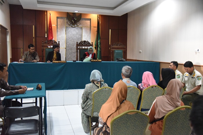 Pelaksanaan Sidang Tipiring PKL di kantor Satpol PP Sidoarjo.