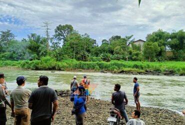 Lokasi hilangnya Dava saat berenang di Sungai Brantas di Dusun Gendong, Desa Purworejo, Kecamatan Sanankulon Kabupaten Blitar. (blok-a.com/Fajar)