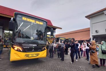 Peresmian bus Transjatim koridor VI di terminal Mojosari.(blok-a.com/Syahrul Wijaya)