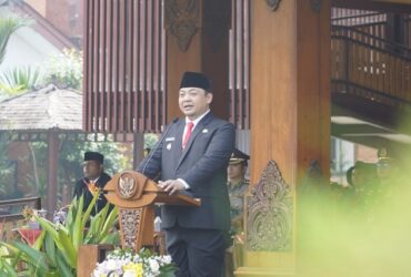 Wakil wali kota Mojokerto Cak Sandi Pimpin upacara peringatan hari kebangkitan nasional.(blok-a.com/Syahrul Wijaya)