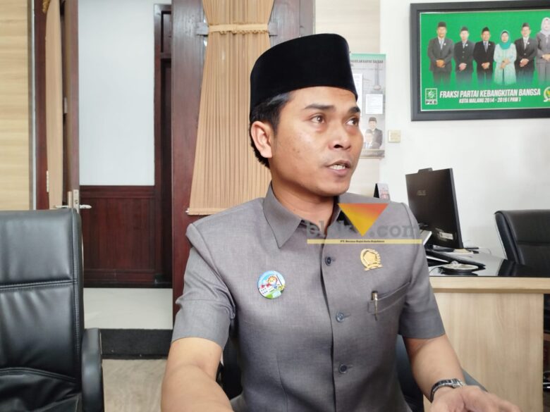 Ketua Fraksi Partai Kebangkitan Bangsa, Saniman Wafi saat diwawancarai awak media (blok-a.com / Yogga Ardiawan)