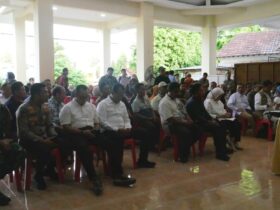 Pemerintah daerah menyampaikan warning kepada pemilik pabrik makanan tahu di Desa Tropodo, kecamatan Krian, Sidoarjo