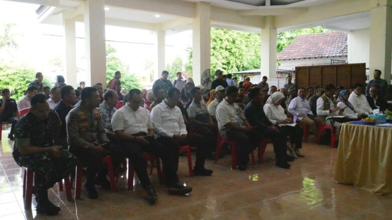 Pemerintah daerah menyampaikan warning kepada pemilik pabrik makanan tahu di Desa Tropodo, kecamatan Krian, Sidoarjo