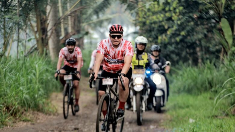 Peserta Gowes Nggravel Blitar 2025. (blok-a.com/Fajar)