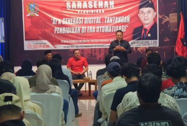Wakil Ketua I DPRD Provinsi Jawa Timur dari Fraksi PDI Perjuangan, Deni Wicaksono, dalam Sarasehan Pendidikan di Magetan.
