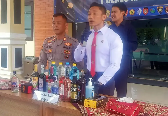 Kasatnarkoba Polres Magetan Iptu Dhanang Tri Widodo saat memberikan keterangan