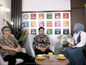 Dua narasumber Plt. Kepala DLH Kabupaten Malang Ahmad Dzulfikar Nurrahman dan Indonesia Country Program Lead dari Alliance To End Plastic Waste (AEPW) Bimo Harimurti di Podcast NGALAMI