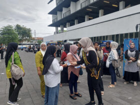Caption : Peringati Hari Bhayangkara ke-79, Polresta Banyuwangi Gelar Car Free Day (CFD) dan memberikan sejumlah pelayanan publik di Terminal Pariwisata Terpadu, Kelurahan Sobo, Minggu (22/6/2025)(blok-a.com/Kuryanto).