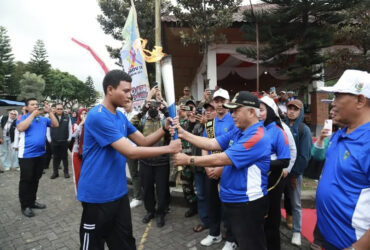 Kirab Obor Porprov Jatim 2025 Singgahi Kota Malang, Bakal Ada Pertunjukkan di Balai Kota Malam Ini