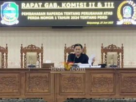 Gabungan Komisi II dan III DPRD Banyuwangi, saat Kaji dan Analisa Penyesuaian tarif Pajak dan Retribusi Daerah. (Blok-a.com/Kuryanto)