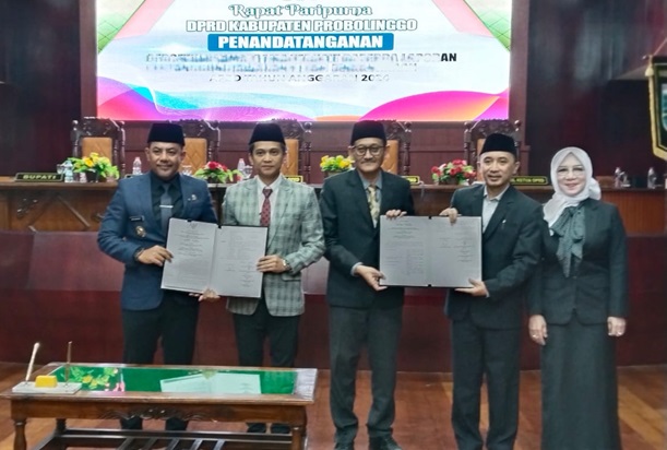 Penandatanganan Nota Persetujuan Bersama tentang Raperda LPJ pelaksanaan APBD Kabupaten Probolinggo TA 2024.