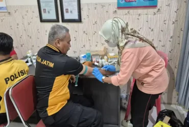 Dalam rangka memperingati Hari Bhayangkara ke-79, Polresta Banyuwangi gelar kegiatan Bakti Kesehatan dan Bakti Sosial Donor Darah, Jum'at (20/6/2025)(blok-a.com/Kuryanto).