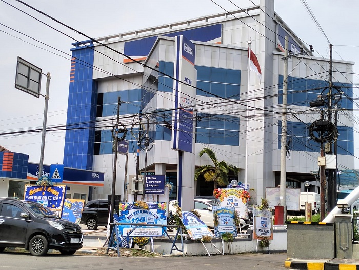 BRI Kantor Cabang Situbondo.