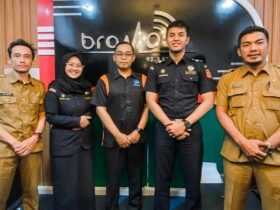 Suasana edukasi Bea Cukai Probolinggo siaran di Bromo FM Radio.