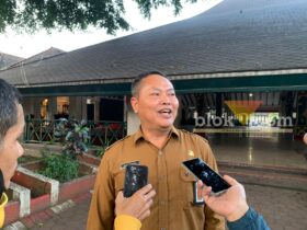Pj Sekda Kabupaten Malang, Nurcahyo saat diwawancara soal iuran tasyakuran penerima SK PPPK Kabupaten Malang (blok-a/Bob Bimantara Leander)