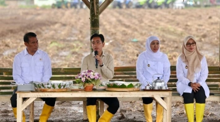 Wapres Gibran berdialog dengan warga saat kunjungan kerja di Banyuwangi, Senin (23/6/2025).(Istimewa)