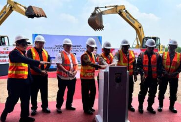 Wakil Bupati Mojokerto Muhammad Rizal Oktavian bersama Dandim 0814, Kapolres Kabupaten, dan kota Mojokerto.(blok-a.com/Syahrul Wijaya)
