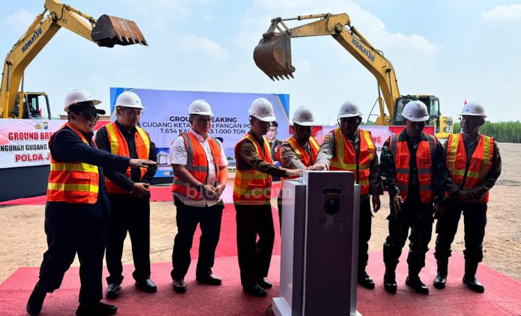 Wakil Bupati Mojokerto Muhammad Rizal Oktavian bersama Dandim 0814, Kapolres Kabupaten, dan kota Mojokerto.(blok-a.com/Syahrul Wijaya)