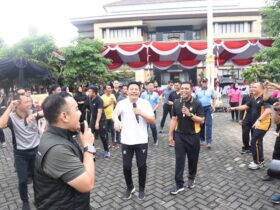 Peringatan HUT Bhayangkara ke-79 di lapangan Mapolresta Sidoarjo.