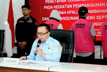 Kajari Kota Blitar, Baringin menyampaikan penetapan lima orang tersangka baru dalam kasus dugaan korupsi IPAL pada tahun 2022.(blok-a.com/Fajar)