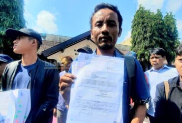 Sekretaris FMR, Joko Agus Prasetyo saat menghadiri panggilan Kejaksaan Negeri Kabupaten Blitar. (blok-a.com/Fajar)