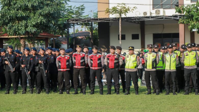 Persiapan gelar pasukan pengamanan pengesahan warga baru PSHT.(Blok-a.com/Syahrul Wijaya)