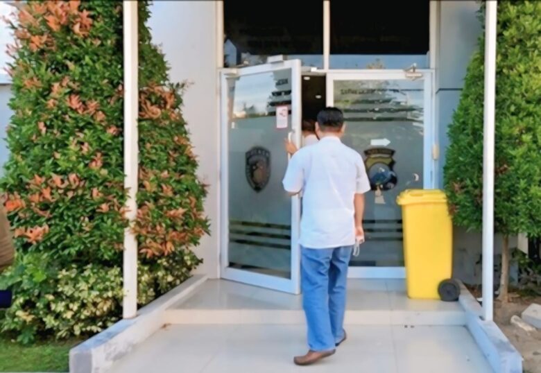 Anggota DPRD diperiksa intensif sebagai saksi KPK di Polres Gresik. (istimewa)