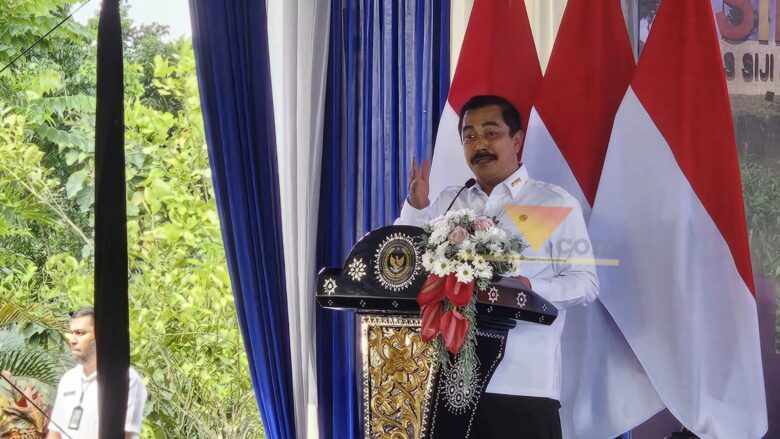 Menteri Imigrasi dan Pemasyarakatan (Imipas), Jenderal Pol (Purn) Agus Andrianto saat melakukan kunjungan kerja di SAE L‘Sima, Kecamatan Ngajum, Kabupaten Malang (blok-a.com / Yogga Ardiawan)