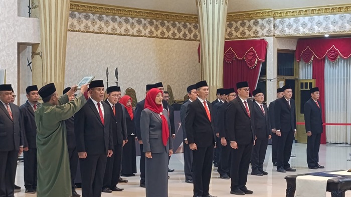 Prosesi sumpah jabatan dalam pelantikan eselon II, Selasa (24/6/2025). (Foto: Istimewa)